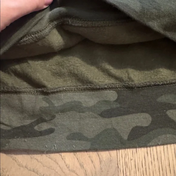 Surf shop camo hoodie - Picture 5 of 6